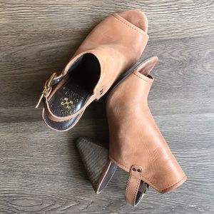 🔥Vince Camuto “Brianny” Heel Shootie